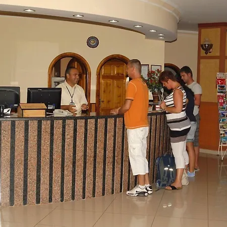 Doris Aytur Махмутлар