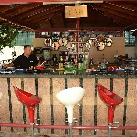 Doris Aytur Махмутлар