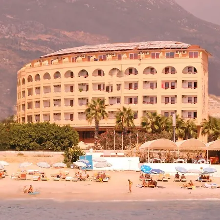 Doris Aytur 3*